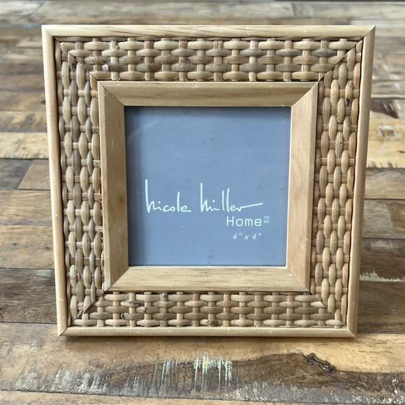 Nicole Miller Home Wooden Picture Frame 4 x 4" Basket Weave Rattan - Picture 1 of 6